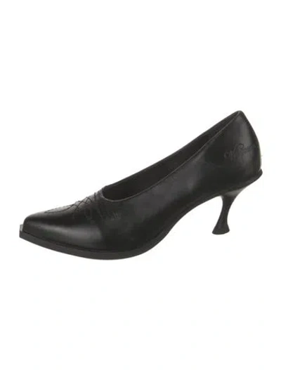 Pre-owned Vaquera Leather Pumps In Black