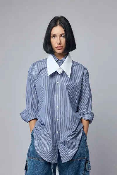 Vaquera Women Striped Fly Away Collar Button Down Woven In Blue