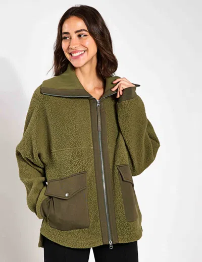 Varley Eleanor Patch Pocket Fleece In Green