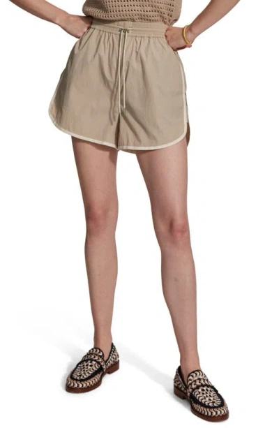 Varley Harmon High Waist Shorts In Cashmere Stone