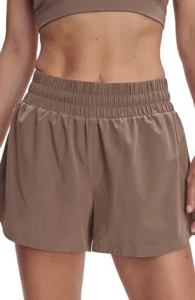 Varley Kallin Running Shorts In Brown
