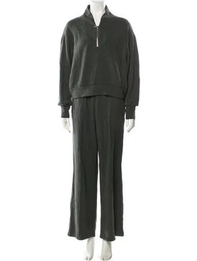 Pre-owned Varley Pant Set In Green