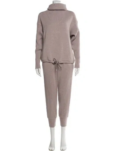 Pre-owned Varley Pant Set In Purple