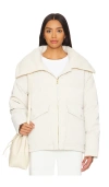 Varley Roseville Short Puffer In Cream