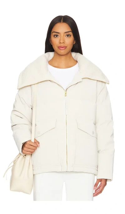 Varley Roseville Short Puffer In Grey