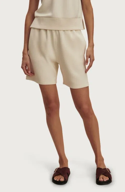 Varley Rumer 6.5 Long Shorts In Yellow