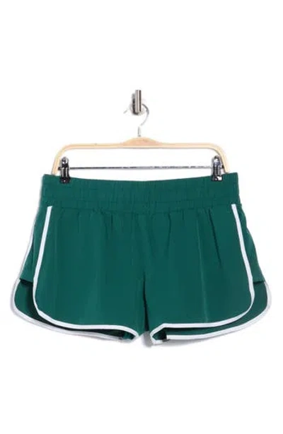 Varley Soft Ripstop Shorts In Green