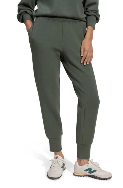 Varley The Slim Cuff Pants In Cilantro