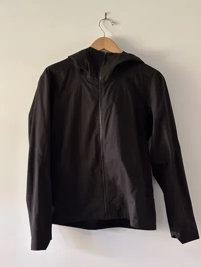 Pre-owned Veilance Arcteryx  Isogon Jacket In Black