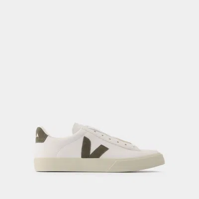 Veja Baskets Campo En Cuir Khaki In White