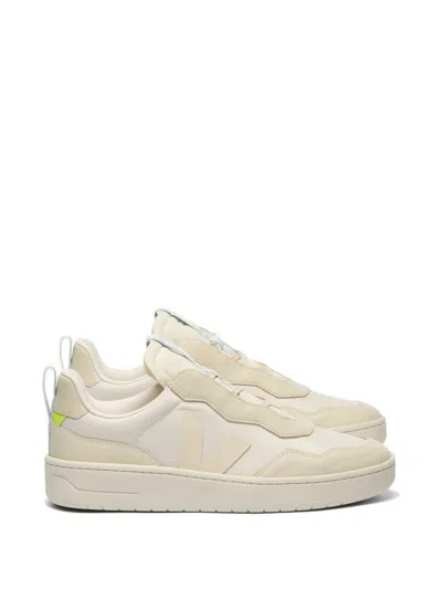 Veja Beige Amazonian Rubber Mineral Silica Synthetic Rubber Sneakers In Nude