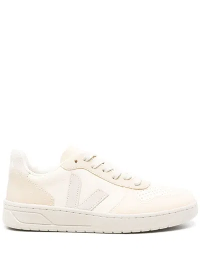 Veja V-90 Low-top Sneakers In Beige
