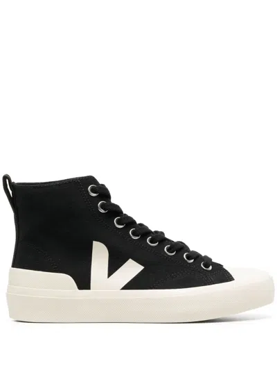 Veja Canvas In Schwarz