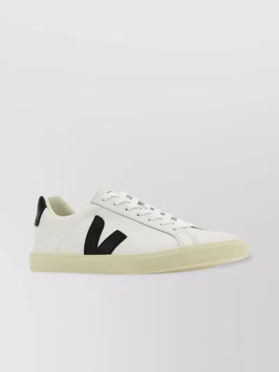 Veja Block Sole Low-top Round Toe Sneakers In White