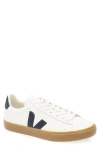 Veja Logo-patch Sneakers In White