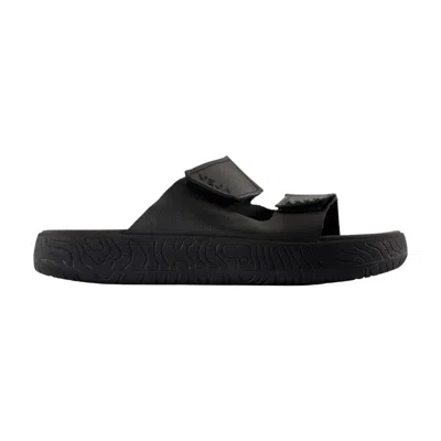 Veja Etna Sandals In Black