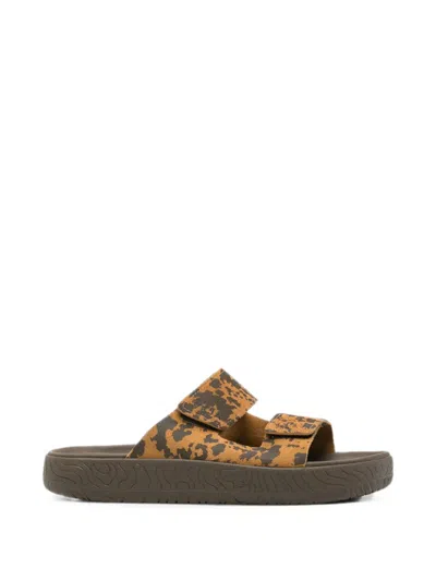 Veja Etna Sandals In Brown