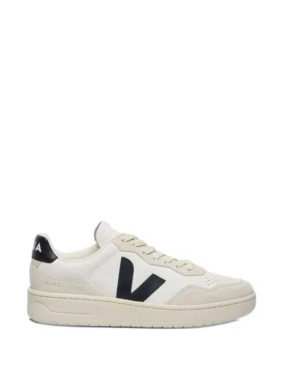 Veja V90 White Sneaker With Side Logo And Perforated Toe In Leather Unisex