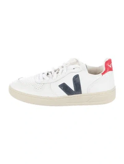 Pre-owned Veja Leather Athletic Sneakers In White