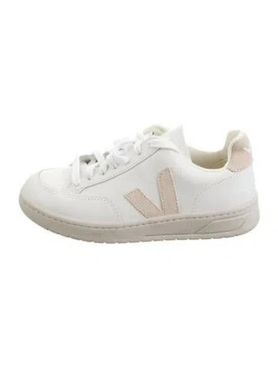 Pre-owned Veja Leather Athletic Sneakers In White