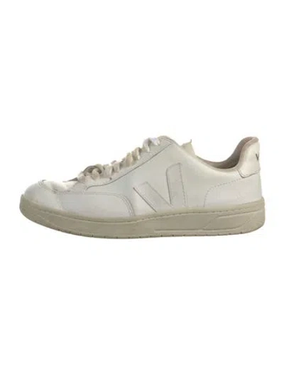 Pre-owned Veja Leather Athletic Sneakers In White