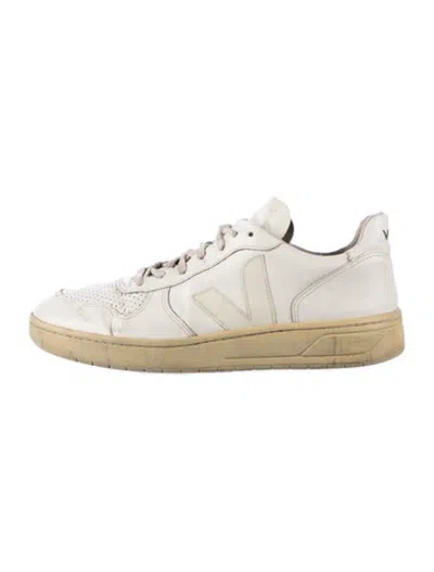 Pre-owned Veja Leather Athletic Sneakers In White