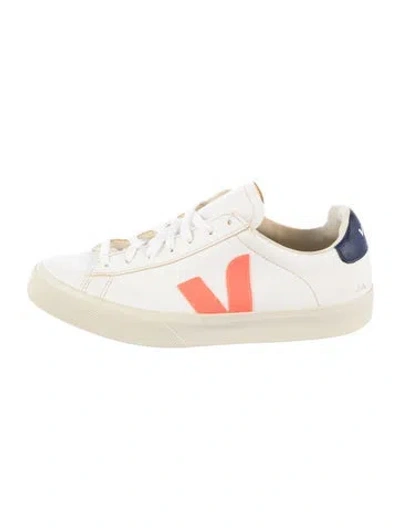 Pre-owned Veja Leather Embroidered Accent Sneakers In White