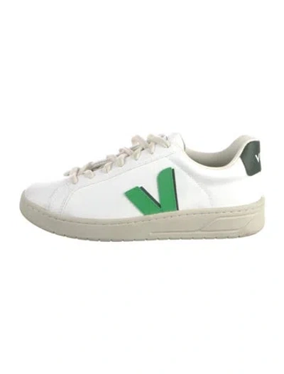 Pre-owned Veja Leather Graphic Print Sneakers In White