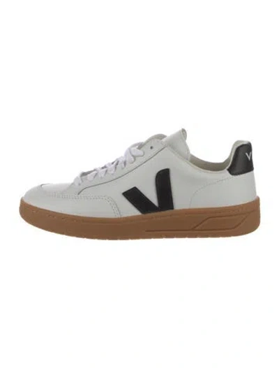 Pre-owned Veja Leather Graphic Print Sneakers In White