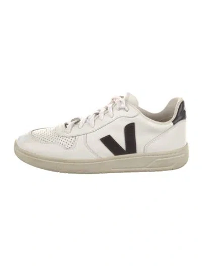 Pre-owned Veja Leather Graphic Print Sneakers In White