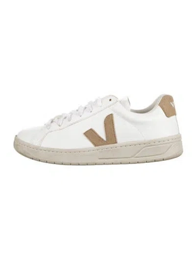 Pre-owned Veja Leather Printed Sneakers In White