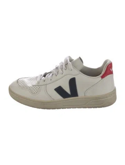 Pre-owned Veja Leather Printed Sneakers In White