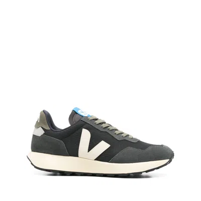 Veja Leather Sneakers In Black