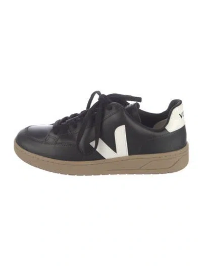 Pre-owned Veja Leather Sneakers In Blue