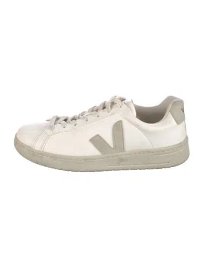 Pre-owned Veja Leather Sneakers In Neutral