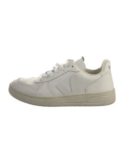 Pre-owned Veja Leather Sneakers In White