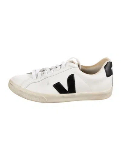 Pre-owned Veja Leather Sneakers In White