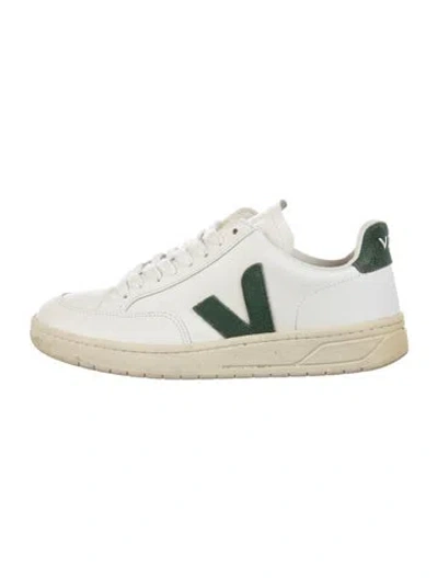 Pre-owned Veja Leather Sneakers In White