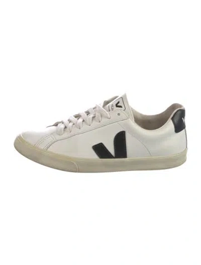 Pre-owned Veja Leather Sneakers In White