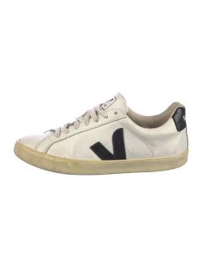 Pre-owned Veja Leather Sneakers In White