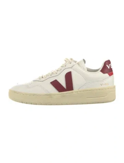 Pre-owned Veja Leather Sneakers In White