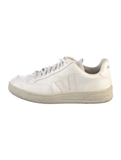 Pre-owned Veja Leather Sneakers In White