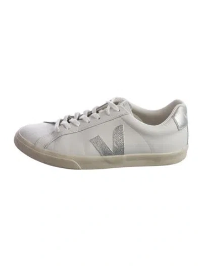 Pre-owned Veja Leather Sneakers In White