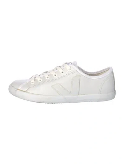 Pre-owned Veja Leather Sneakers In White