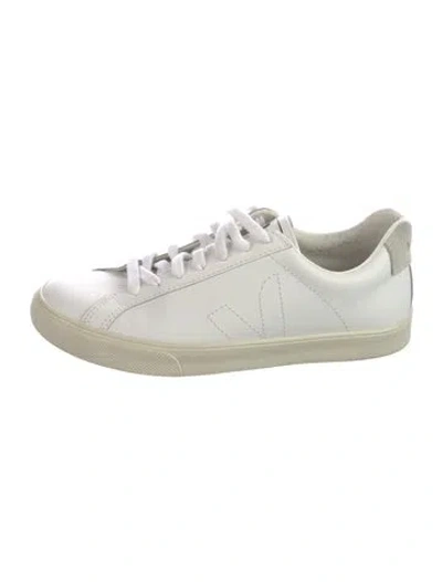Pre-owned Veja Leather Sneakers In White