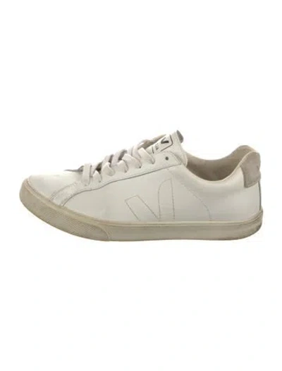 Pre-owned Veja Leather Sneakers In White