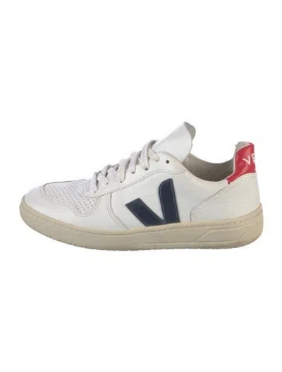 Pre-owned Veja Leather Sneakers In White