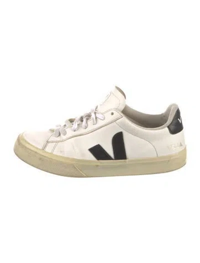 Pre-owned Veja Leather Sneakers In White