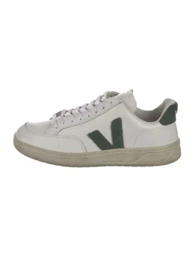 Pre-owned Veja Leather Sneakers In White