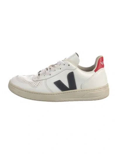 Pre-owned Veja Leather Sneakers In White